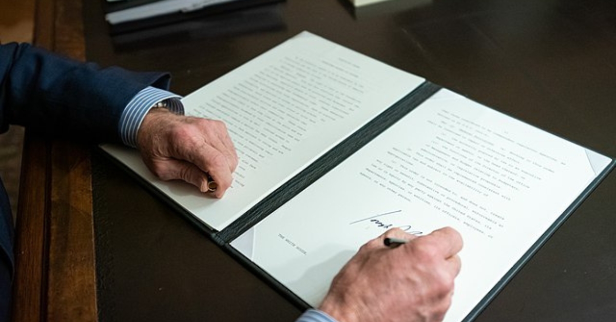 Biden-Signing-Executive-Order
